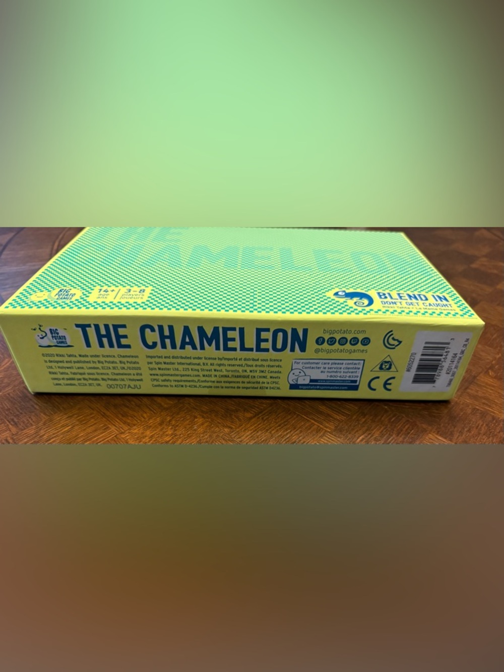 The Chameleon Board Game - Standard Edition - Picture 3 of 4